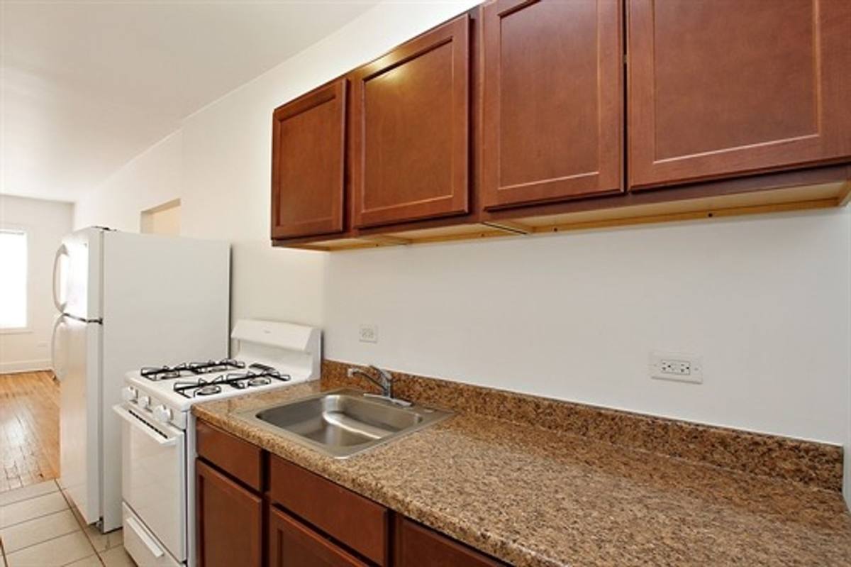 Apartment for rent at 7057 S Princeton Ave, Chicago, IL 60621