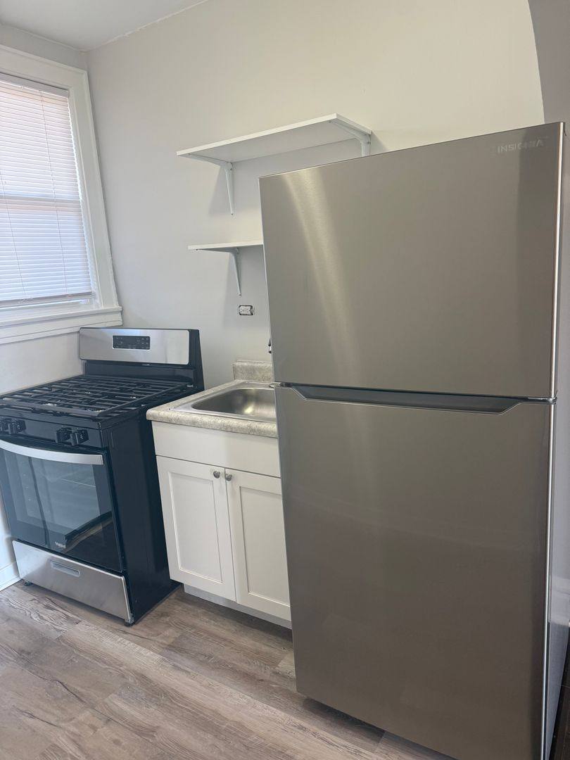 Apartment for rent at 1852 S Gunderson Ave, Berwyn, IL 60402