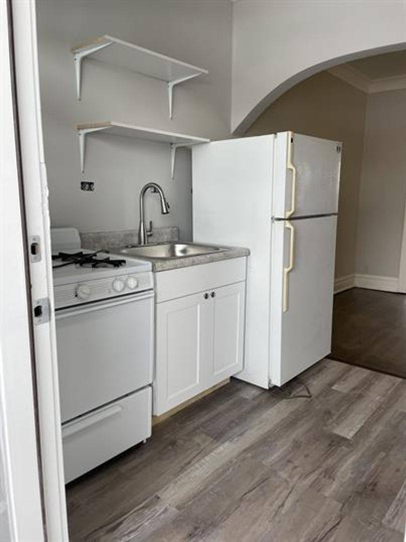 Apartment for rent at 1852 S Gunderson Ave, Berwyn, IL 60402
