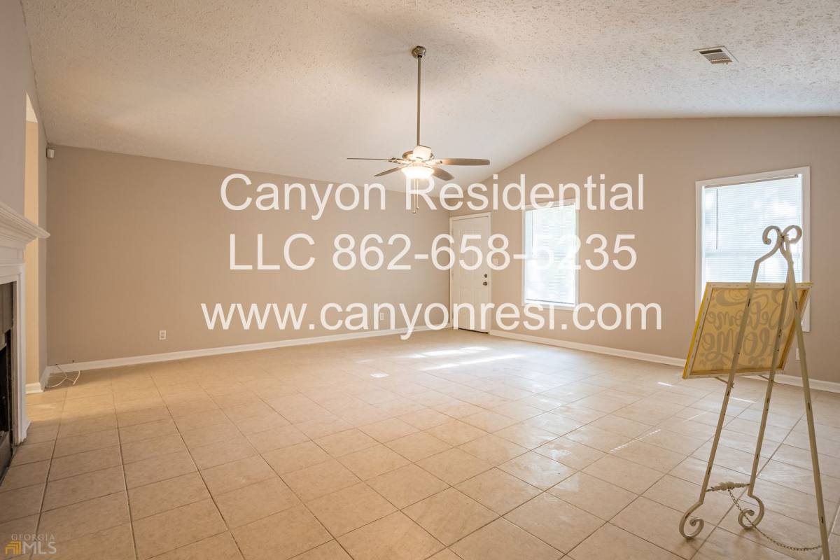 House for rent at 220 Splitwood Lane, Fairburn, GA 30213