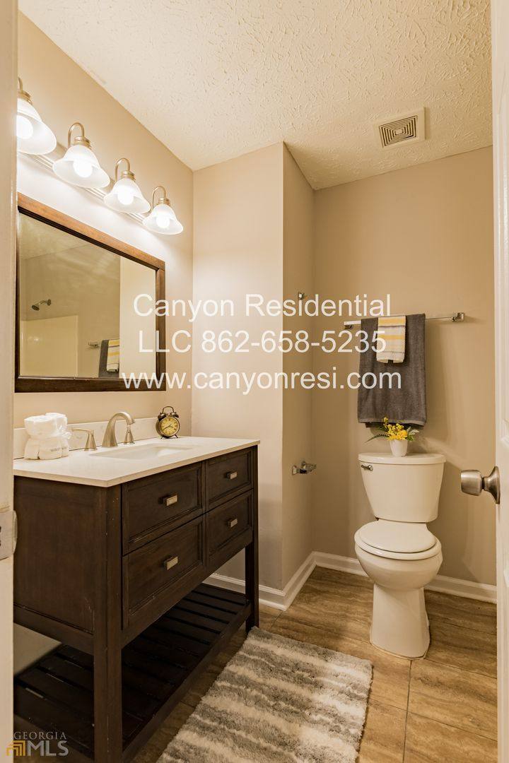 House for rent at 220 Splitwood Lane, Fairburn, GA 30213