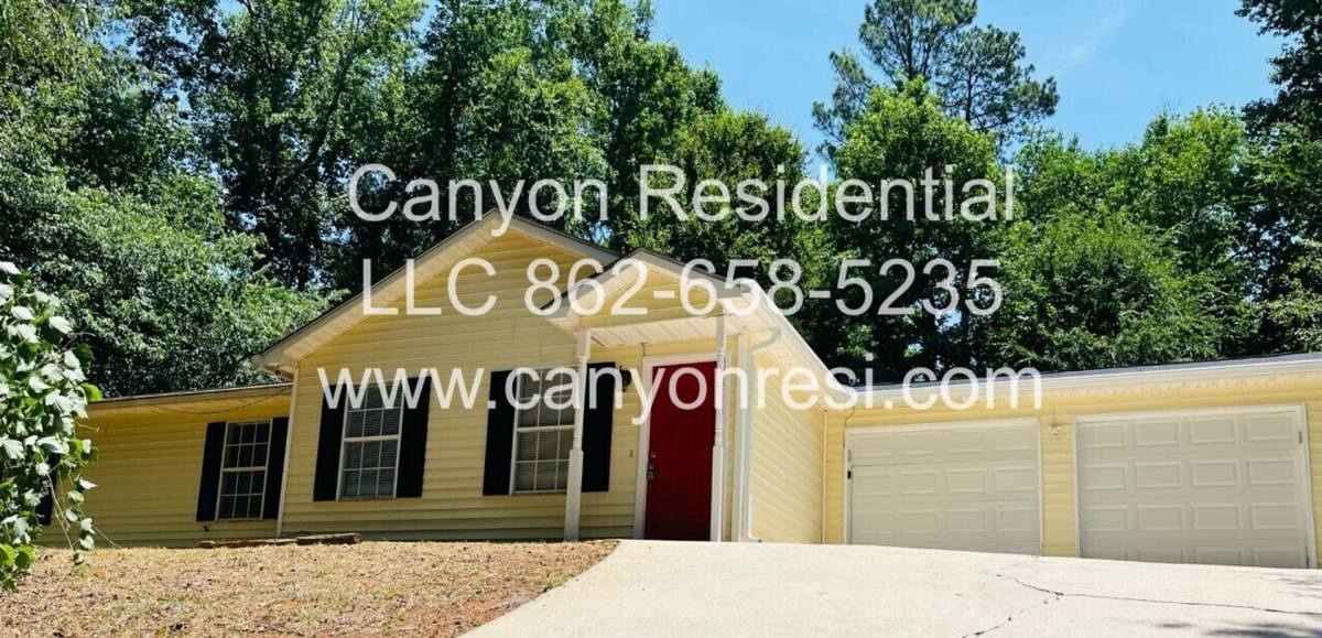 House for rent at 220 Splitwood Lane, Fairburn, GA 30213