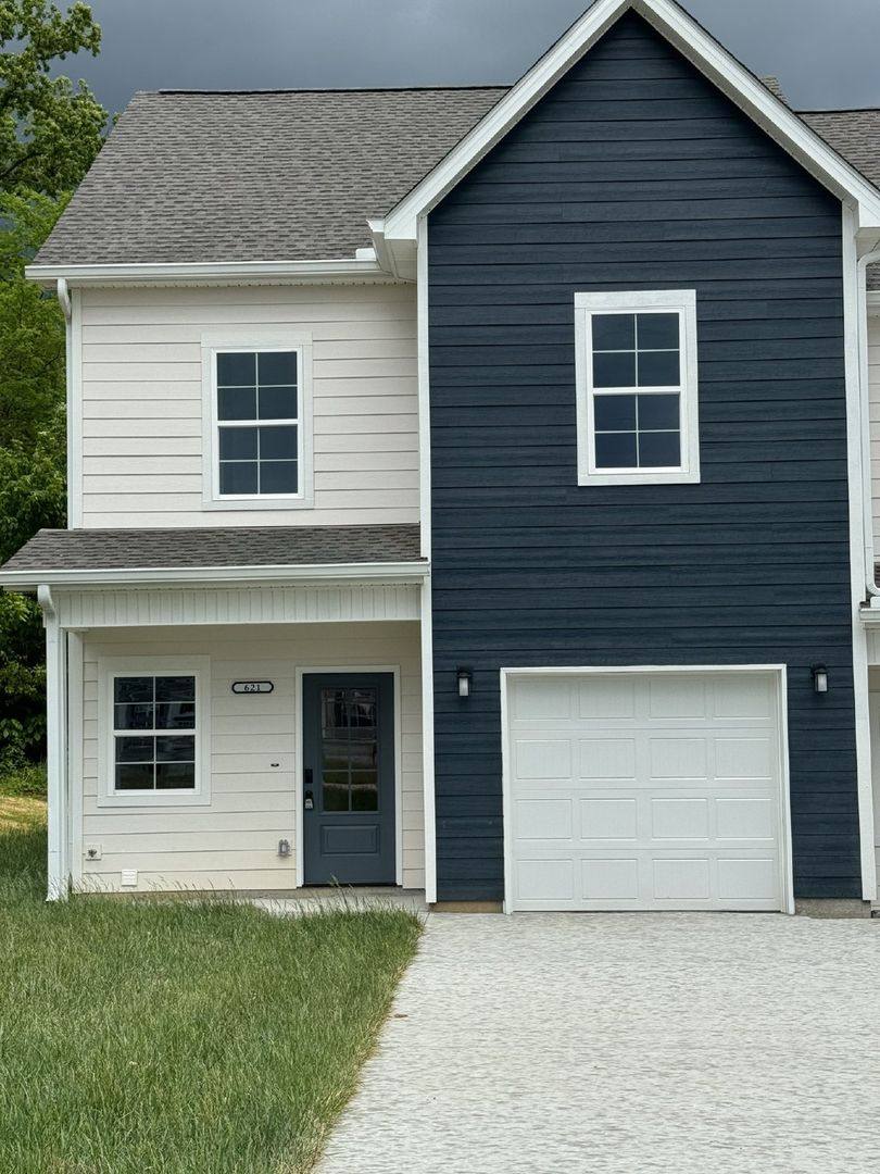 Townhouse for rent at 625 S Wall St, Shelbyville, TN 37160