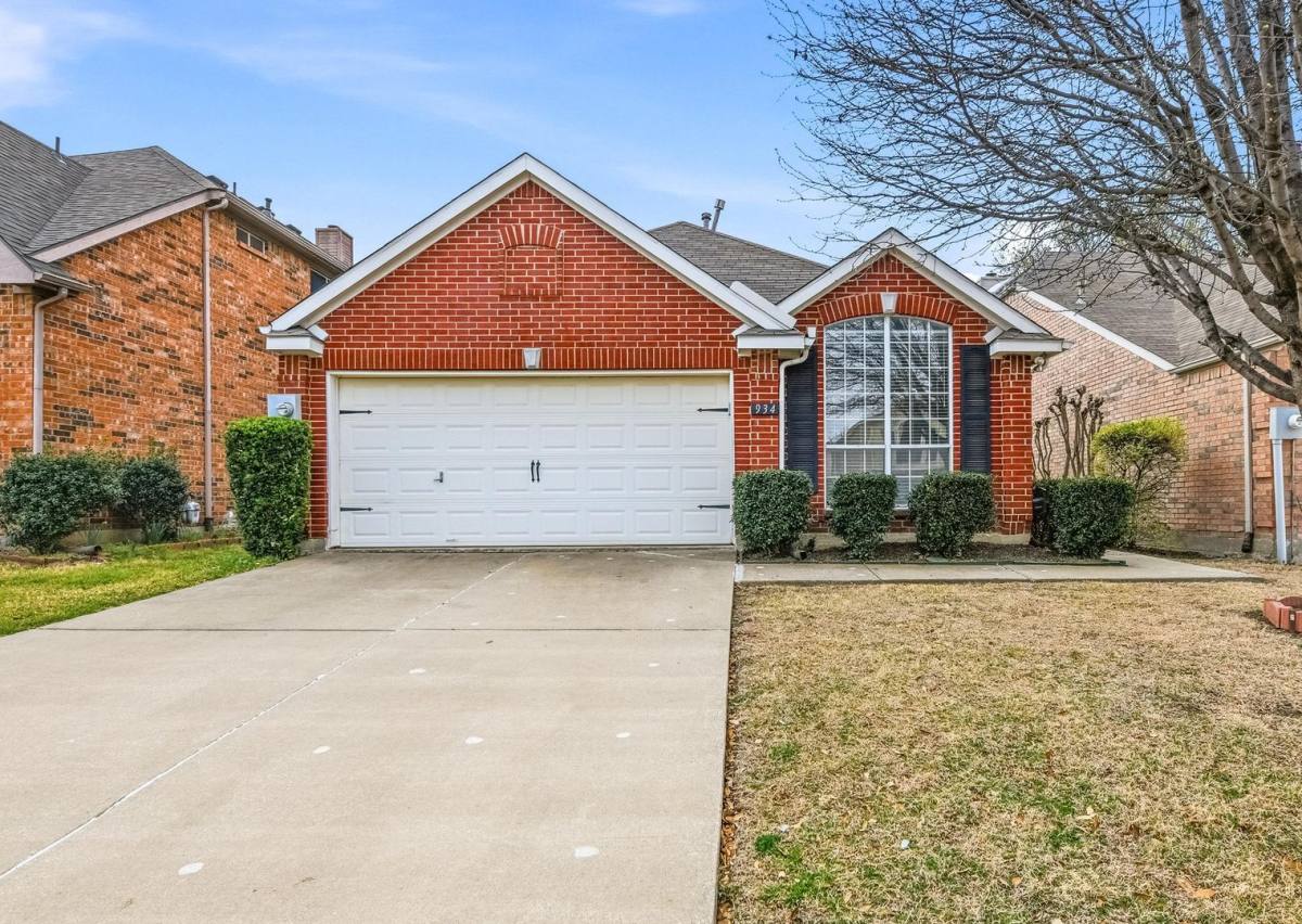House for rent at 934 Highgate Dr, Lewisville, TX 75067