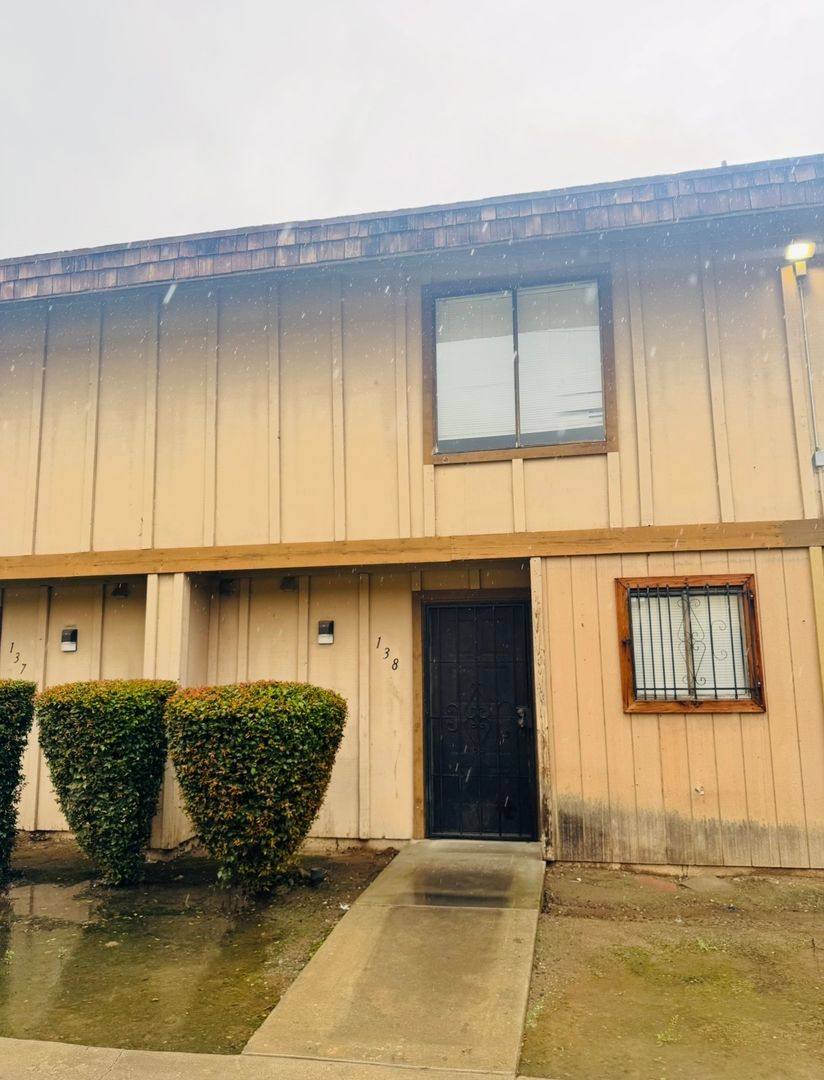 Condo for rent at 1221 N Peach, Fresno, CA 93727