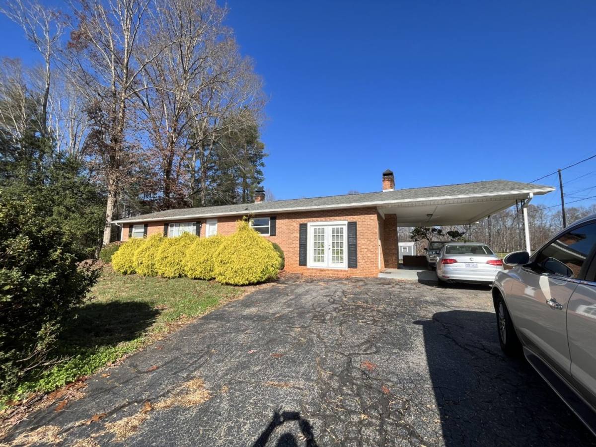 House for rent at 831 Siloam Rd, Mount Airy, NC 27030