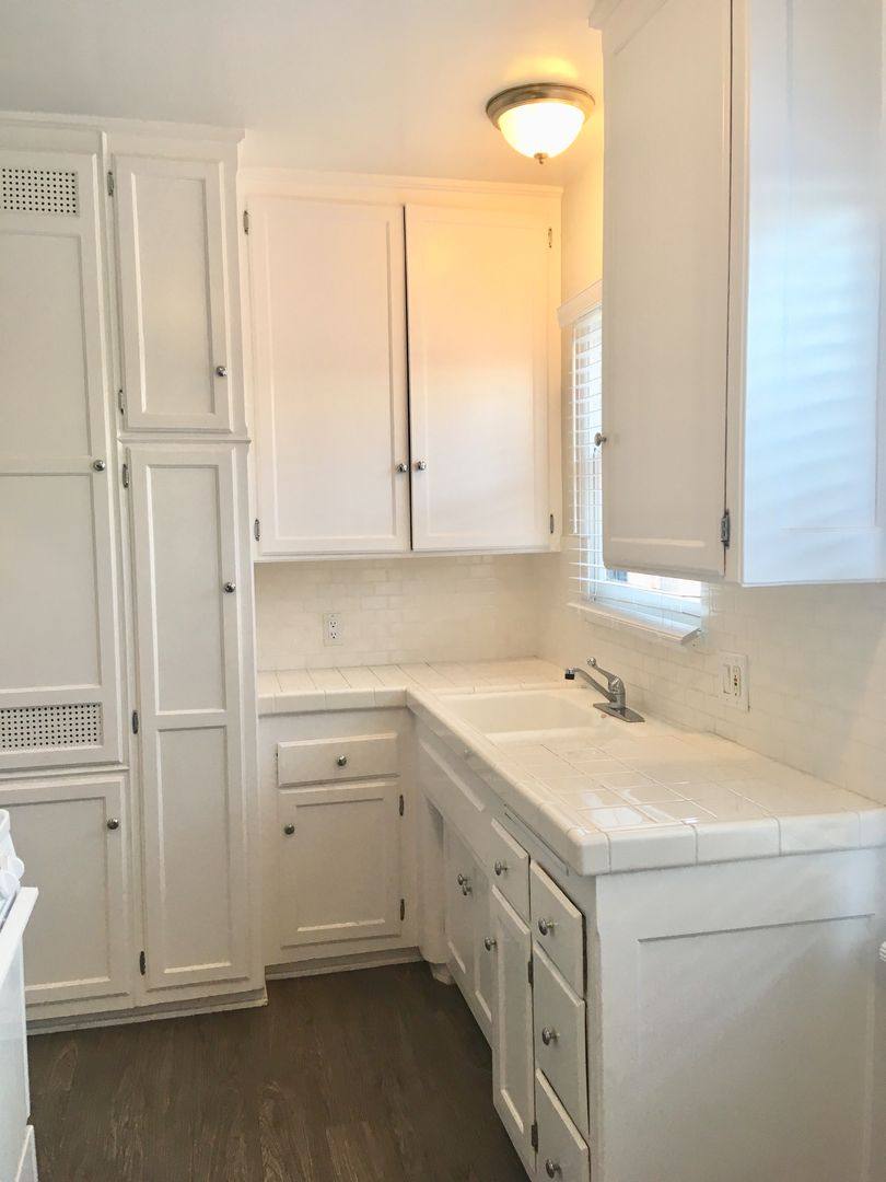 Apartment for rent at 60 Belmont Ave, Long Beach, CA 90803