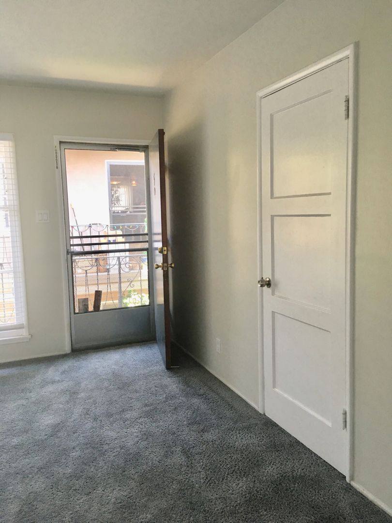 Apartment for rent at 60 Belmont Ave, Long Beach, CA 90803