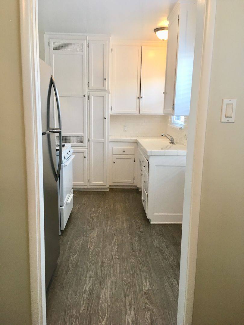 Apartment for rent at 60 Belmont Ave, Long Beach, CA 90803