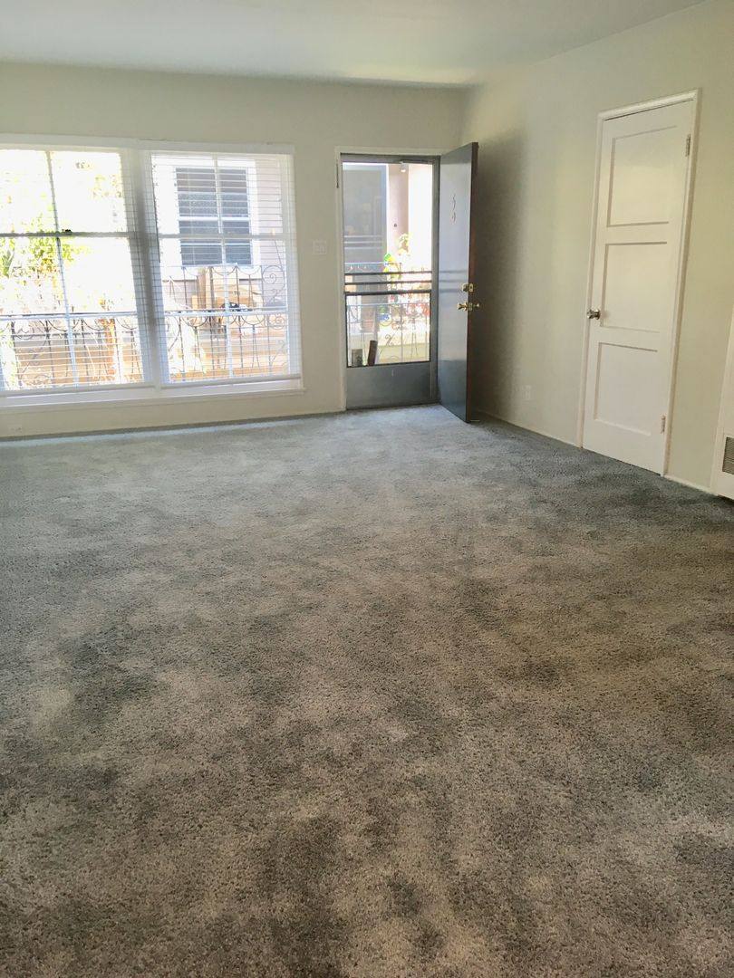 Apartment for rent at 60 Belmont Ave, Long Beach, CA 90803