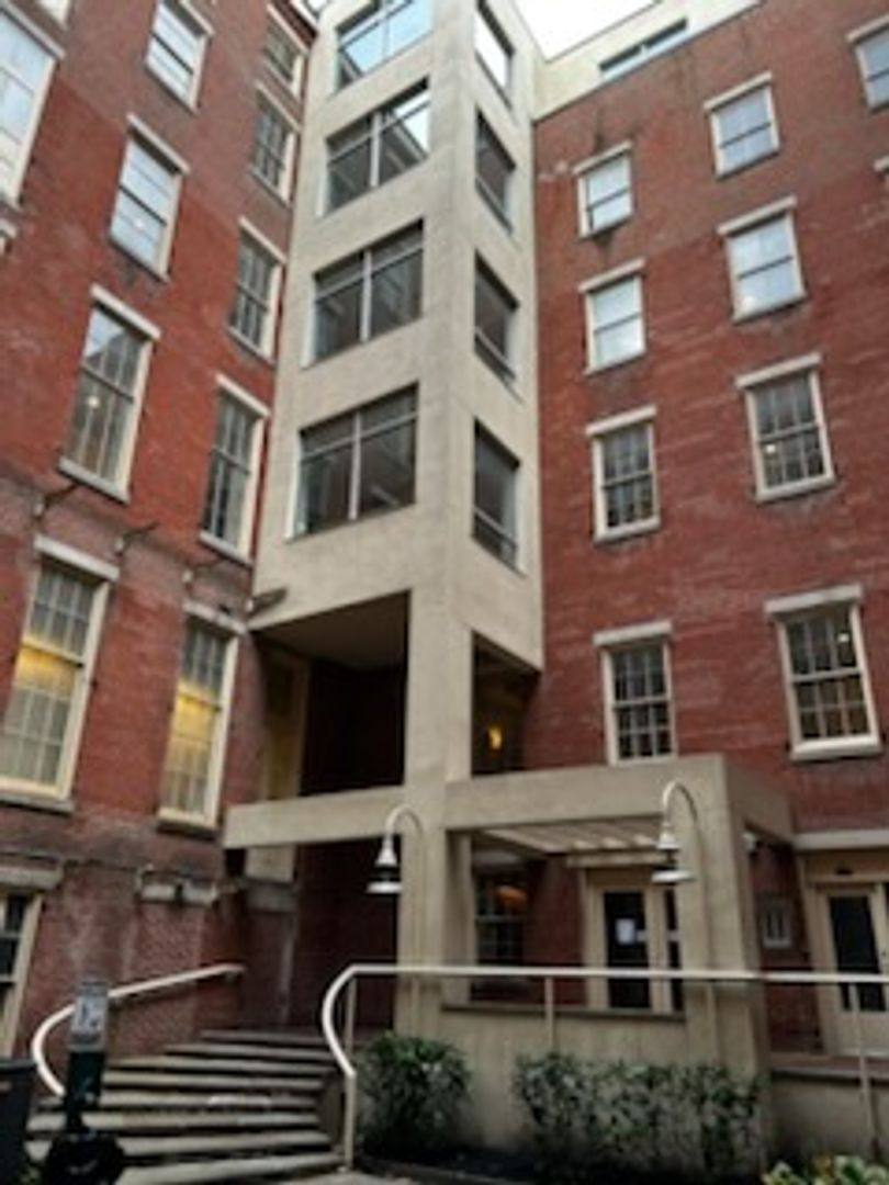 Apartment for rent at 24-30 S Bank St, Philadelphia, PA 19106