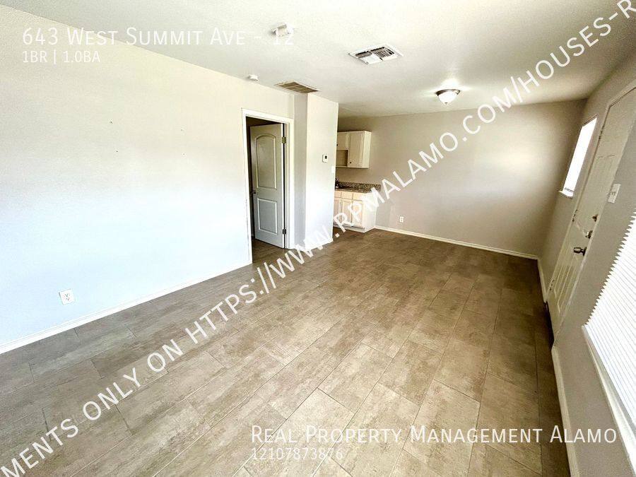 Apartment for rent at 643 W Summit Ave #12, San Antonio, TX 78212