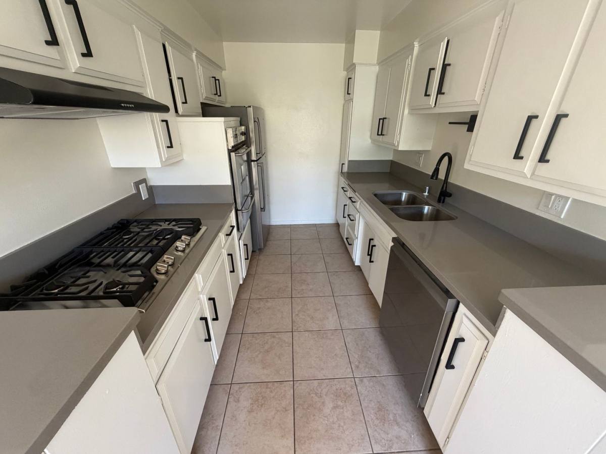 Apartment for rent at 3629 -3635 Vinton Ave, Los Angeles, CA 90034