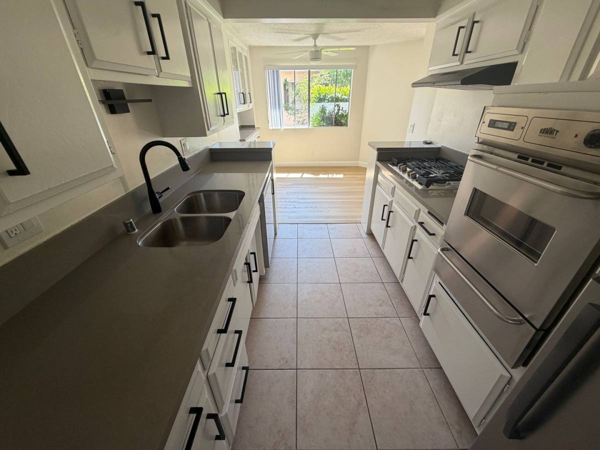 Apartment for rent at 3629 -3635 Vinton Ave, Los Angeles, CA 90034
