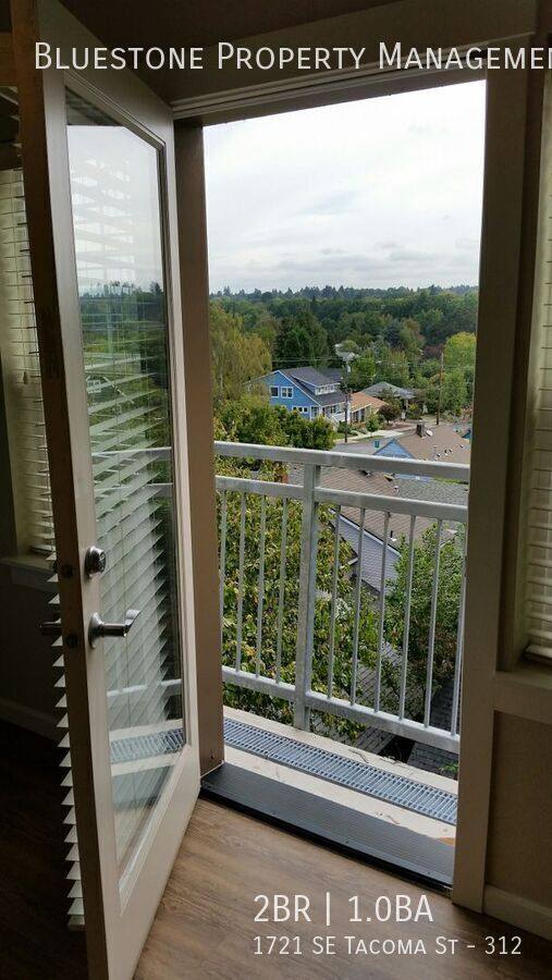 Apartment for rent at 1721 SE Tacoma St #312, Portland, OR 97202