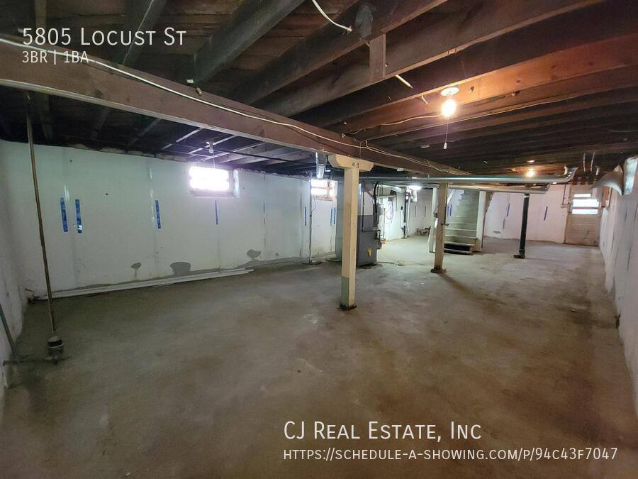 House for rent at 5805 Locust St, Kansas City, MO 64110