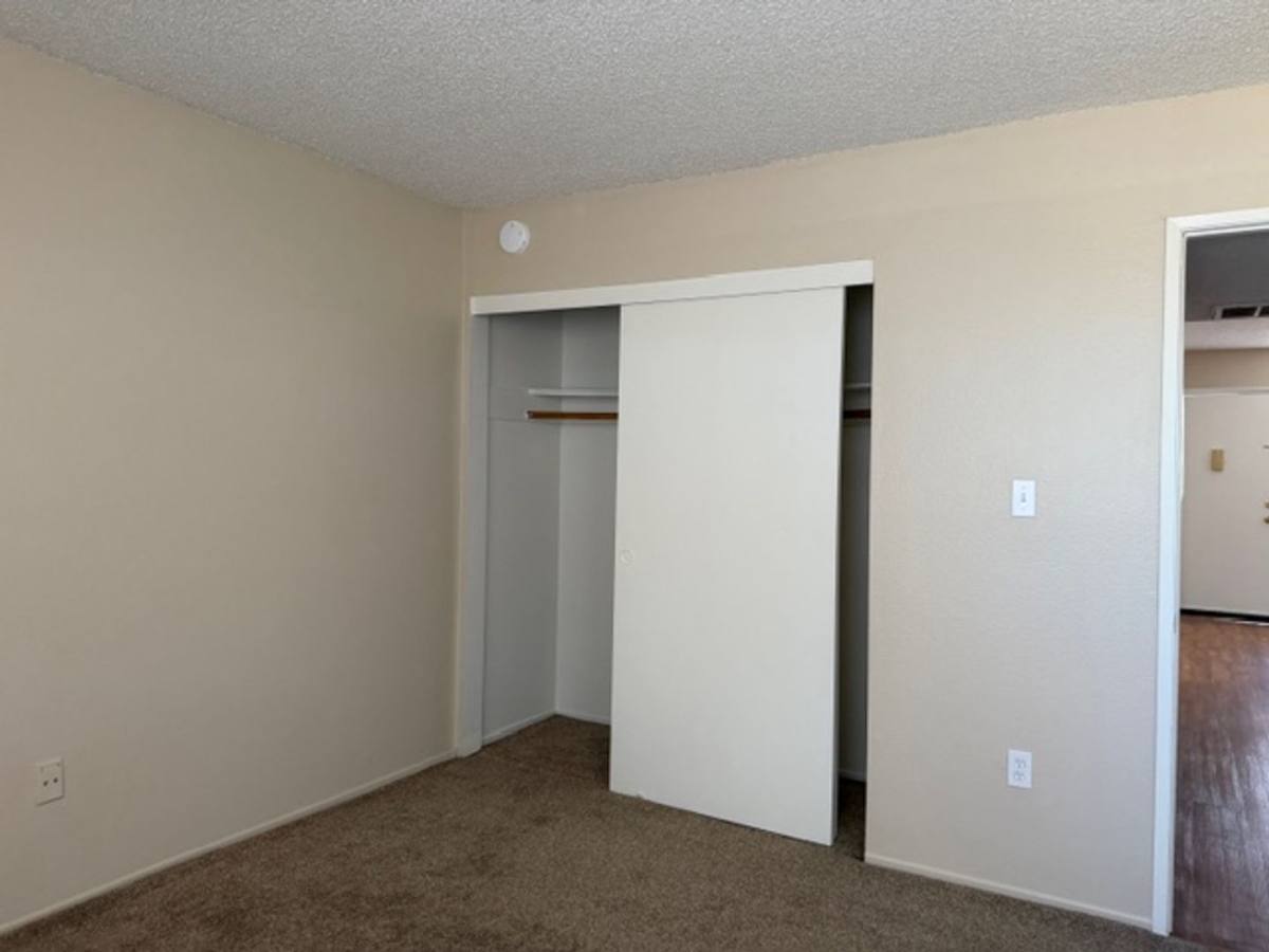 Apartment for rent at 635 E Chestnut, Glendale, CA 91205