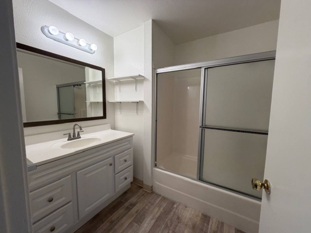 Apartment for rent at 635 E Chestnut, Glendale, CA 91205