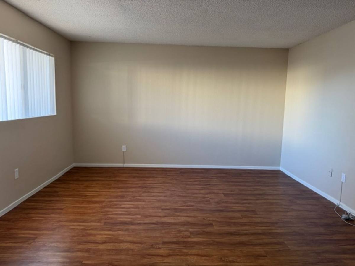 Apartment for rent at 635 E Chestnut, Glendale, CA 91205