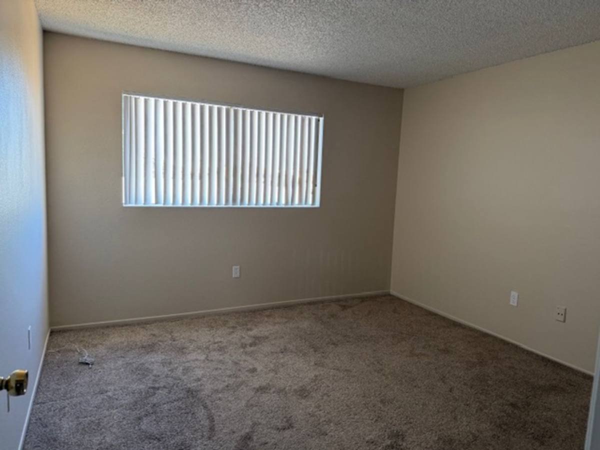 Apartment for rent at 635 E Chestnut, Glendale, CA 91205