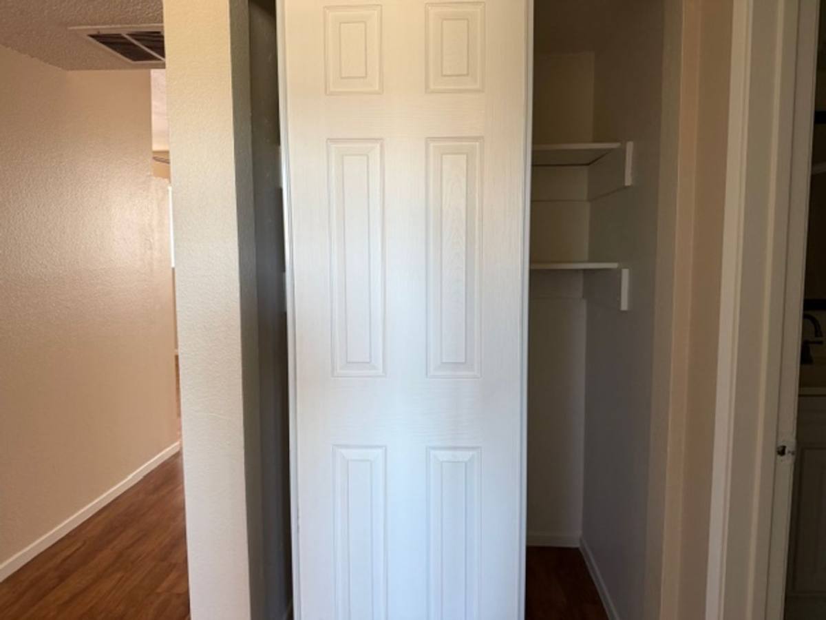 Apartment for rent at 635 E Chestnut, Glendale, CA 91205
