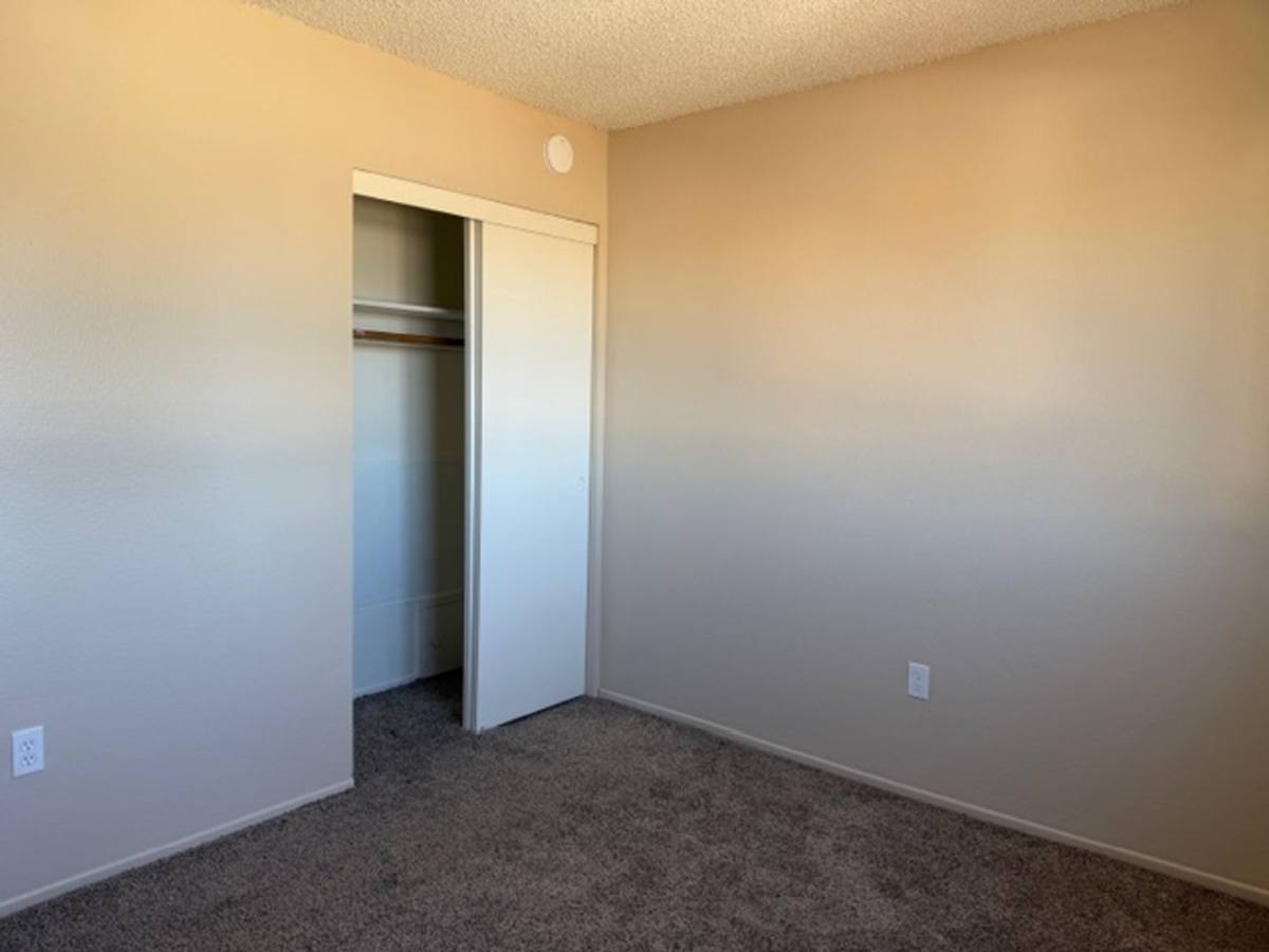 Apartment for rent at 635 E Chestnut, Glendale, CA 91205