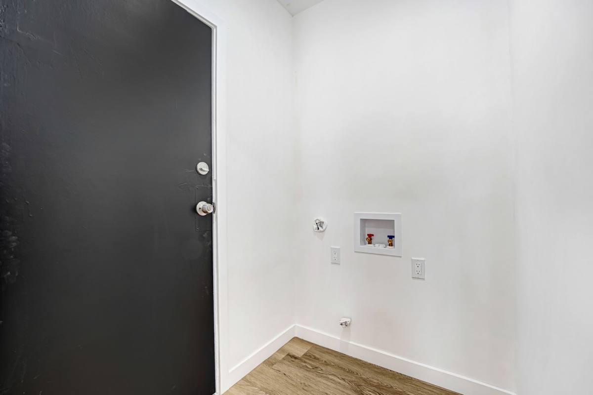 Apartment for rent at 1142 1 2 N Mariposa Ave, Los Angeles, CA 90029