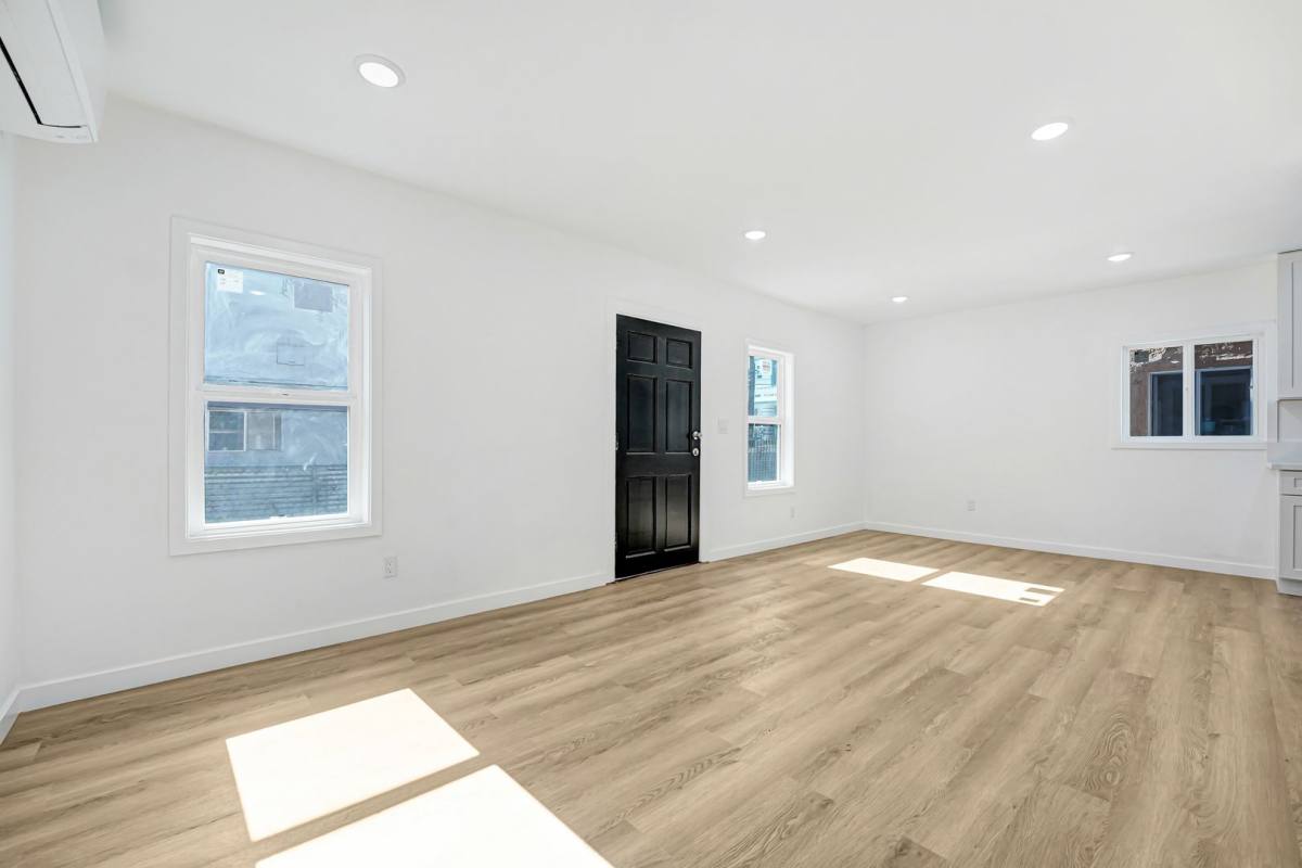 Apartment for rent at 1142 1 2 N Mariposa Ave, Los Angeles, CA 90029