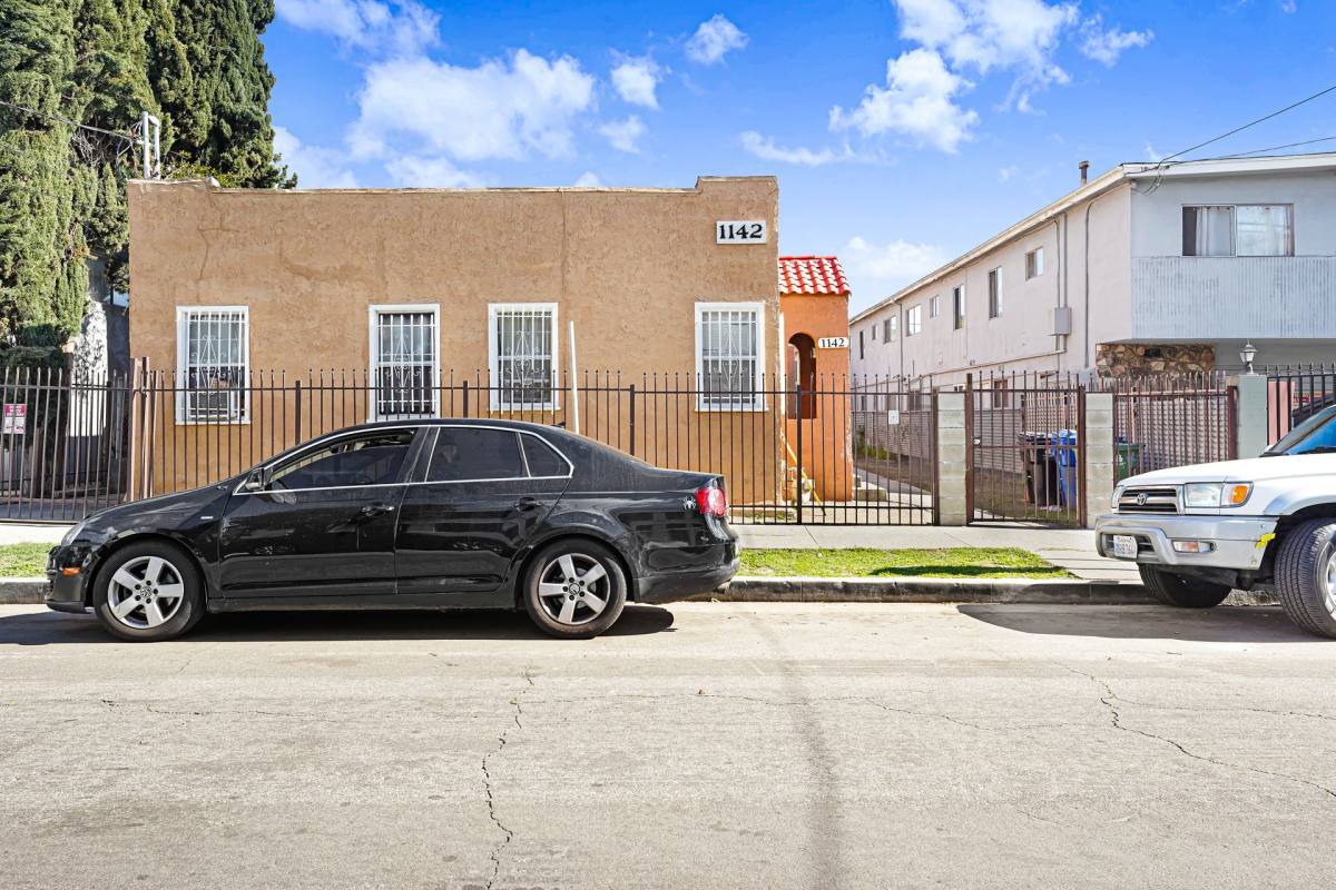Apartment for rent at 1142 1 2 N Mariposa Ave, Los Angeles, CA 90029