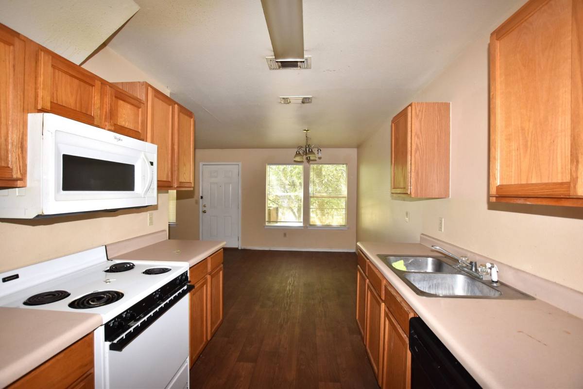 Apartment for rent at 902-904 Sagewod Trail, San Marcos, TX 78666