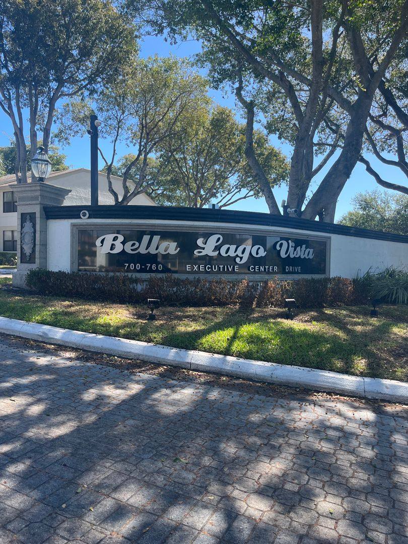 Apartment for rent at 752 Executive Center Dr, West Palm Beach, FL 33401