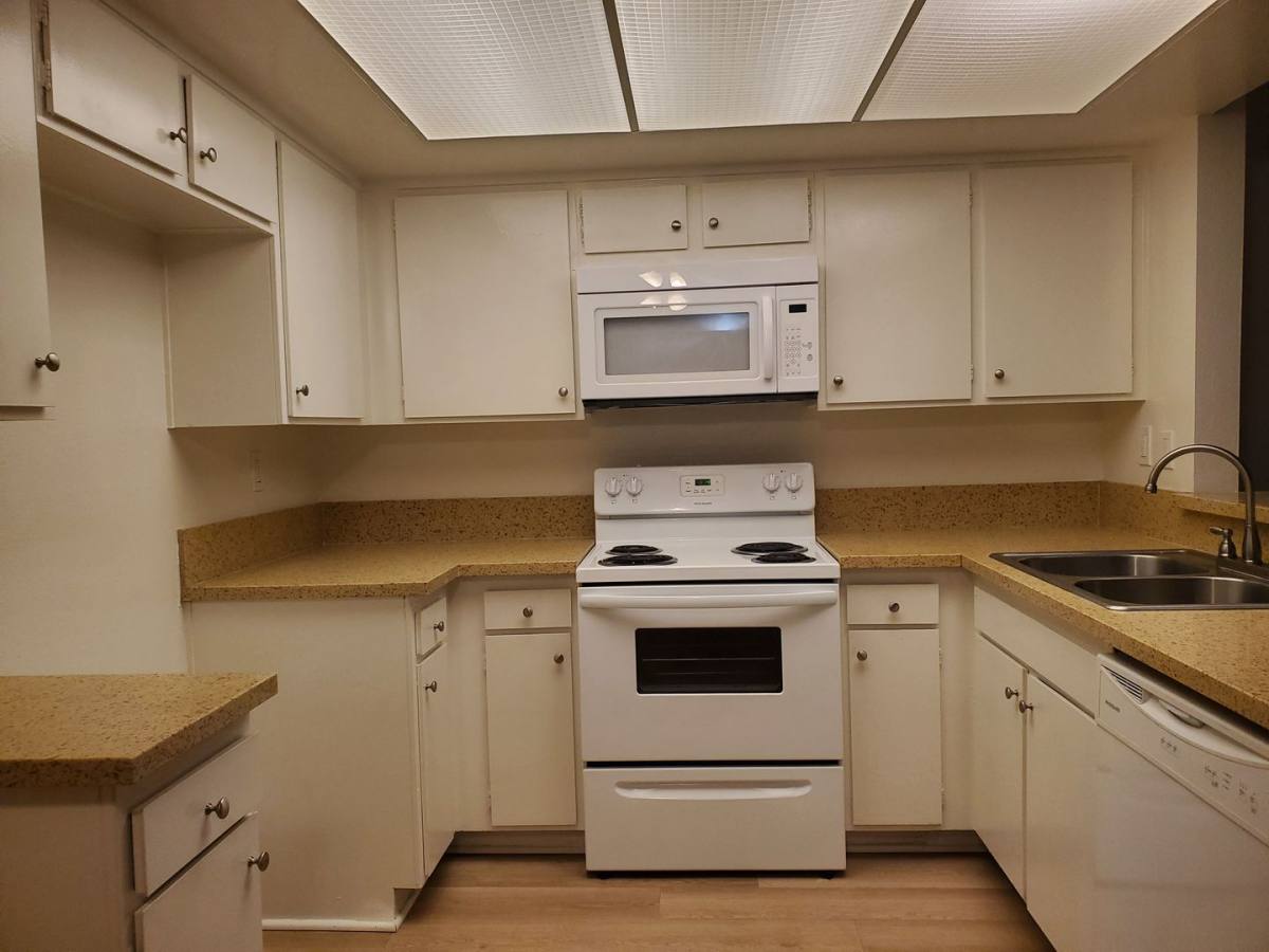 Apartment for rent at 12411 Magnolia Blvd, Valley Village, CA 91607