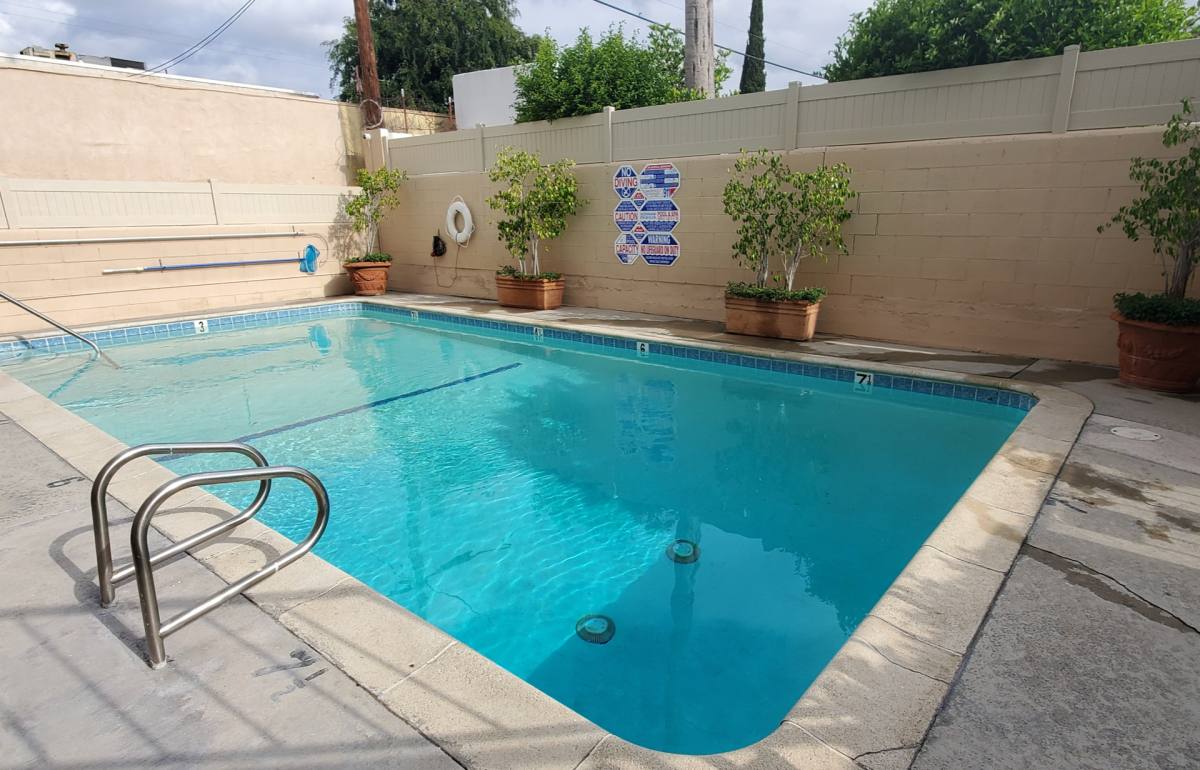 Apartment for rent at 12411 Magnolia Blvd, Valley Village, CA 91607