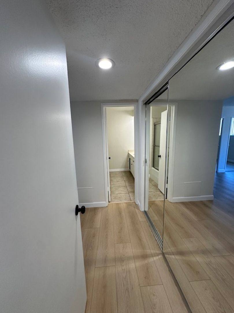 Apartment for rent at 11930 Montana Ave, Los Angeles, CA 90049