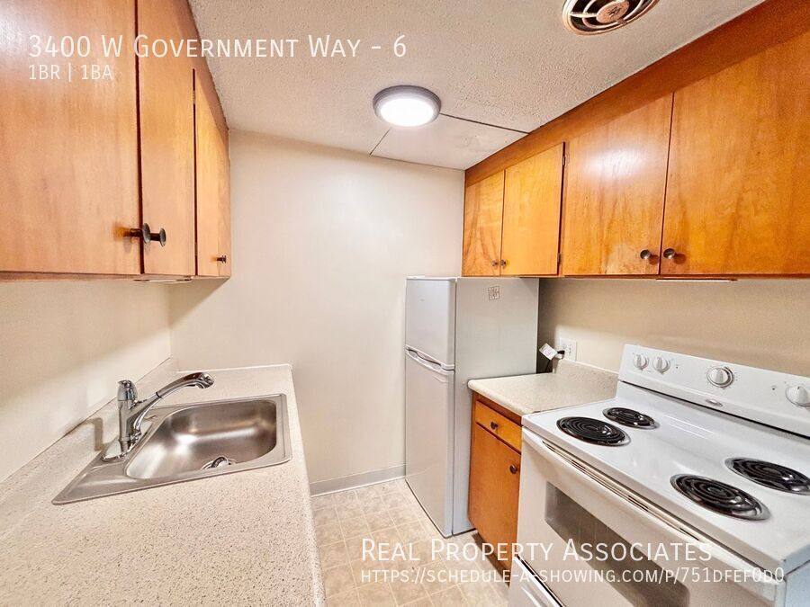 Apartment for rent at 3400 W Government Way #6, Seattle, WA 98199