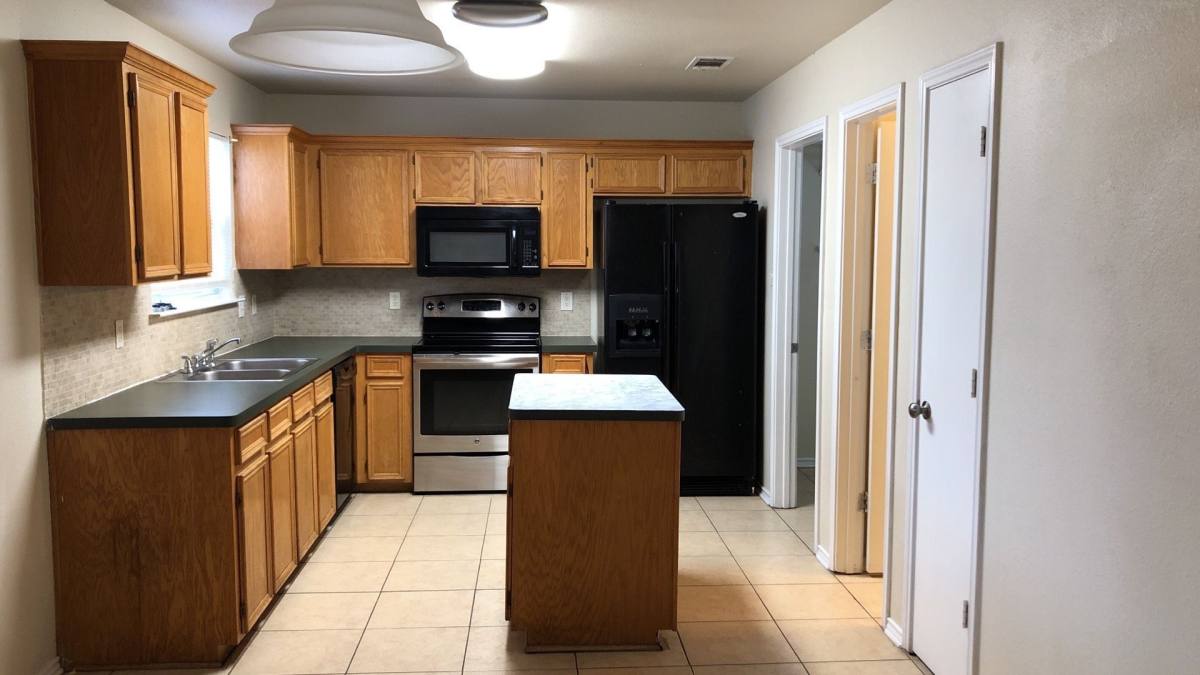 House for rent at 2201 Dennis St, Copperas Cove, TX 76522