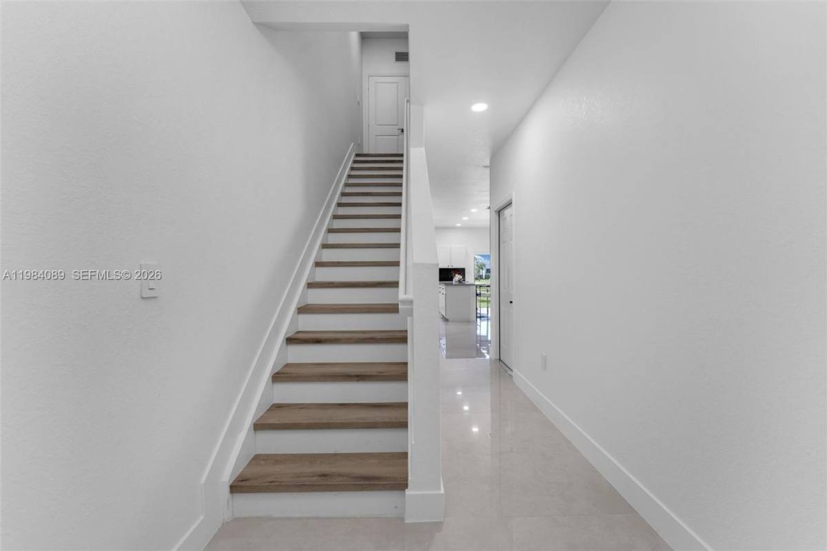 Townhouse for rent at 617 SW 11th St, Homestead, FL 33034