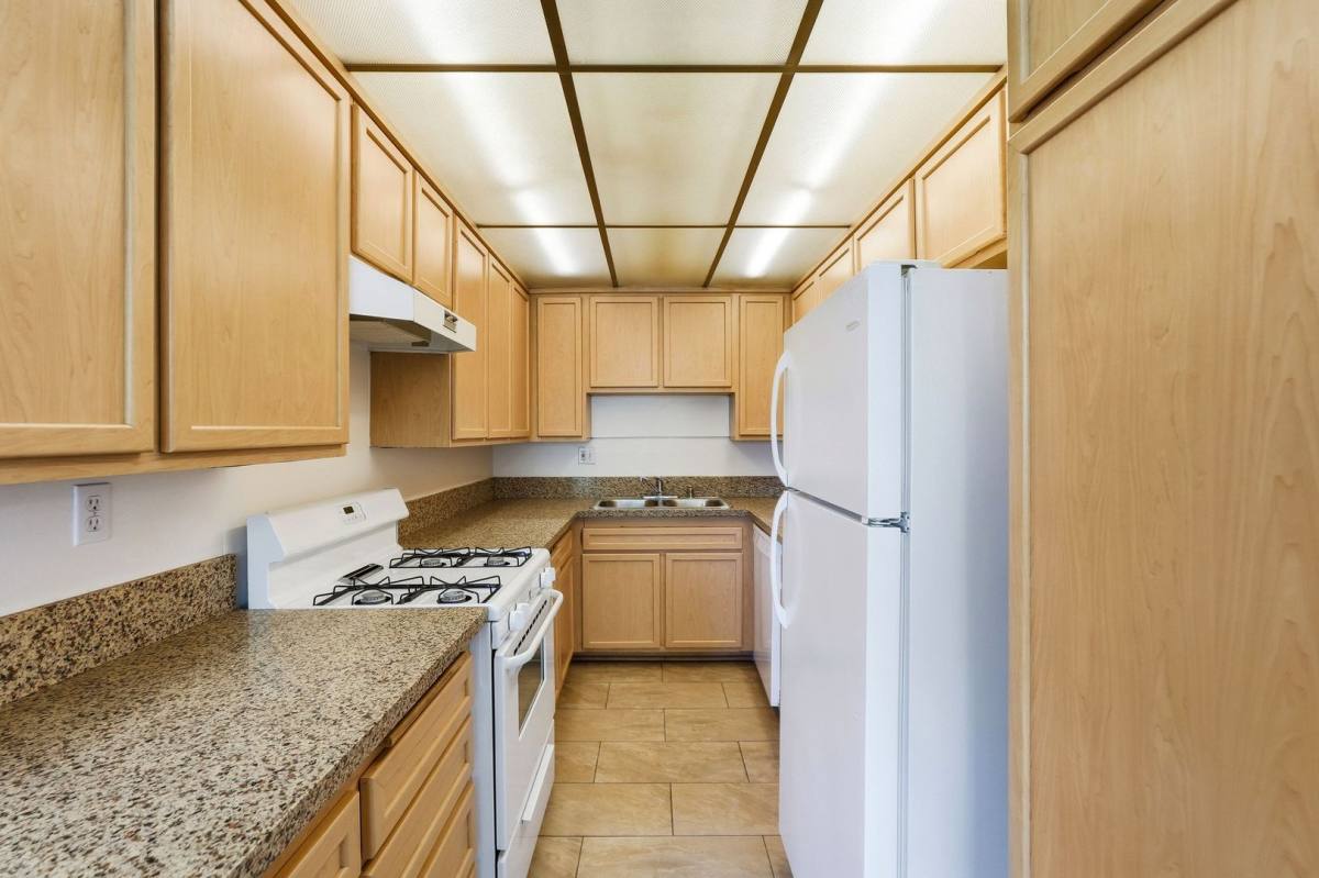 Condo for rent at 497 S El Molino Ave, Pasadena, CA 91101