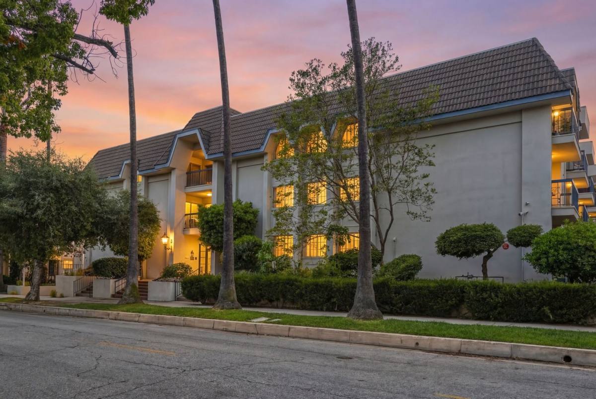 Condo for rent at 497 S El Molino Ave, Pasadena, CA 91101