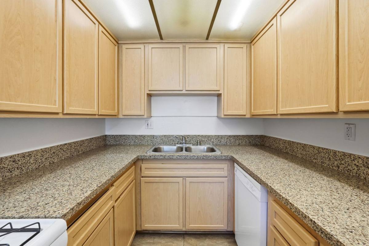 Condo for rent at 497 S El Molino Ave, Pasadena, CA 91101