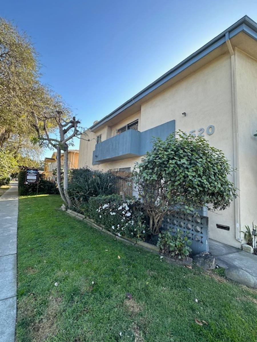 Apartment for rent at 9520 National Blvd, Los Angeles, CA 90034