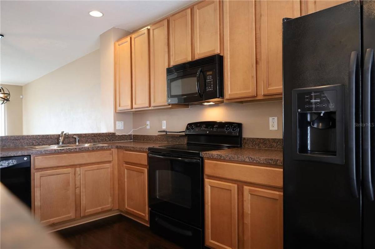 Townhouse for rent at 8533 Gablebend Way, Tampa, FL 33647