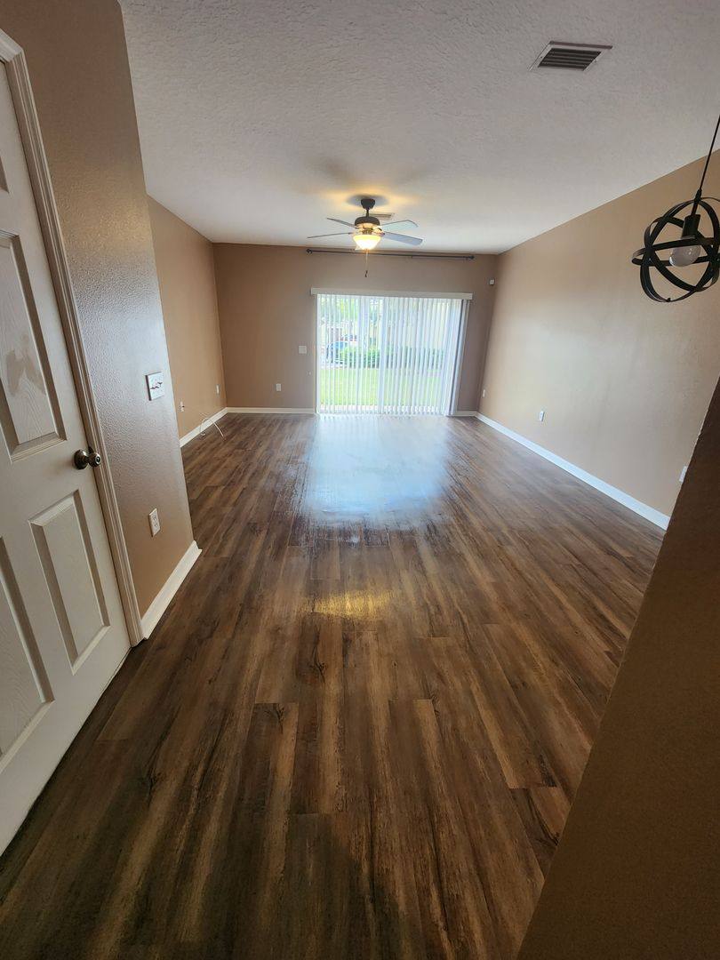 Townhouse for rent at 8533 Gablebend Way, Tampa, FL 33647