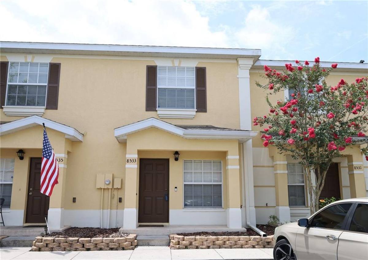 Townhouse for rent at 8533 Gablebend Way, Tampa, FL 33647
