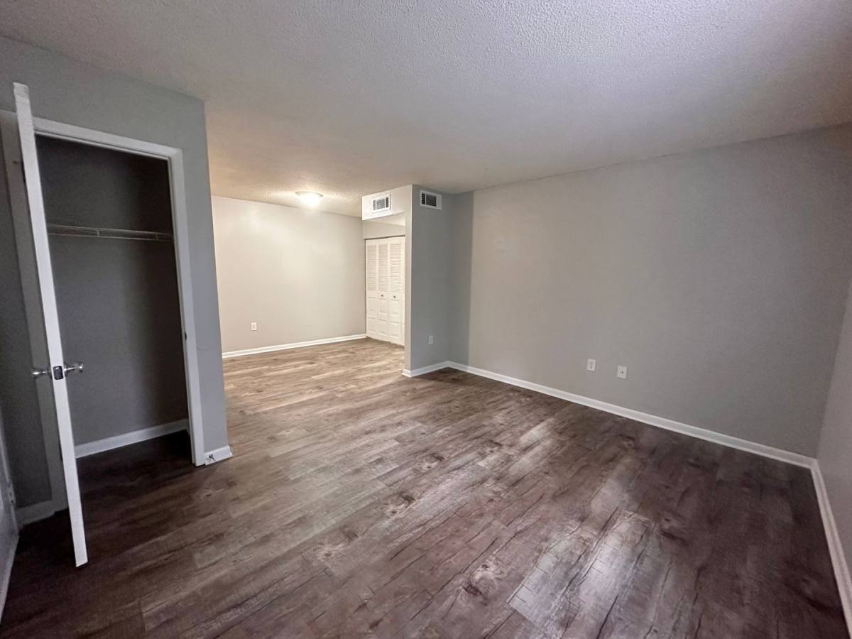 Apartment for rent at 430 W Economy Rd, Morristown, TN 37814
