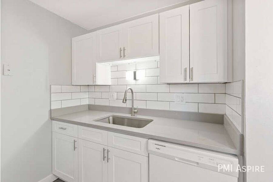 Apartment for rent at 1075 Saulsbury St #103, Denver, CO 80214
