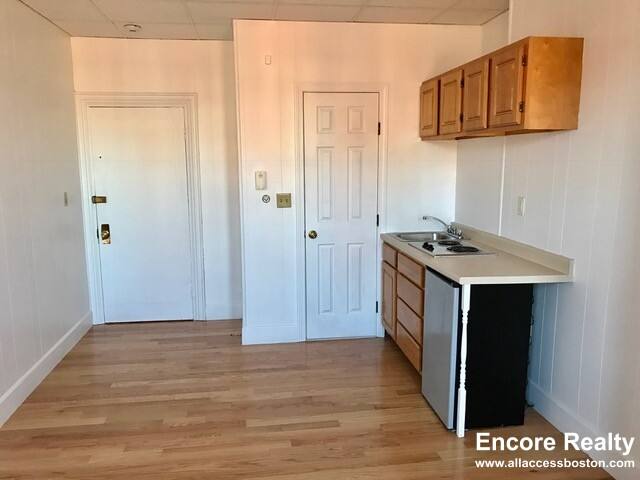 Apartment for rent at 272 Newbury St #15, Boston, MA 02116