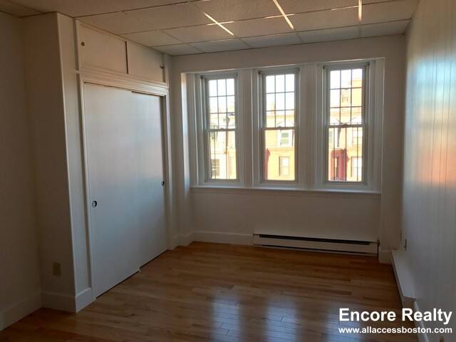 Apartment for rent at 272 Newbury St #15, Boston, MA 02116