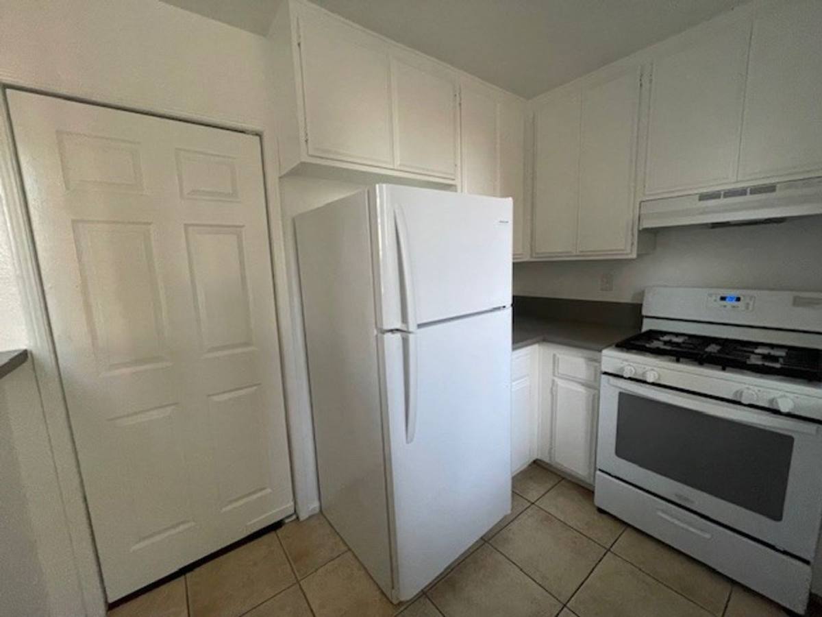Apartment for rent at 3965 Inglewood Blvd, Los Angeles, CA 90066