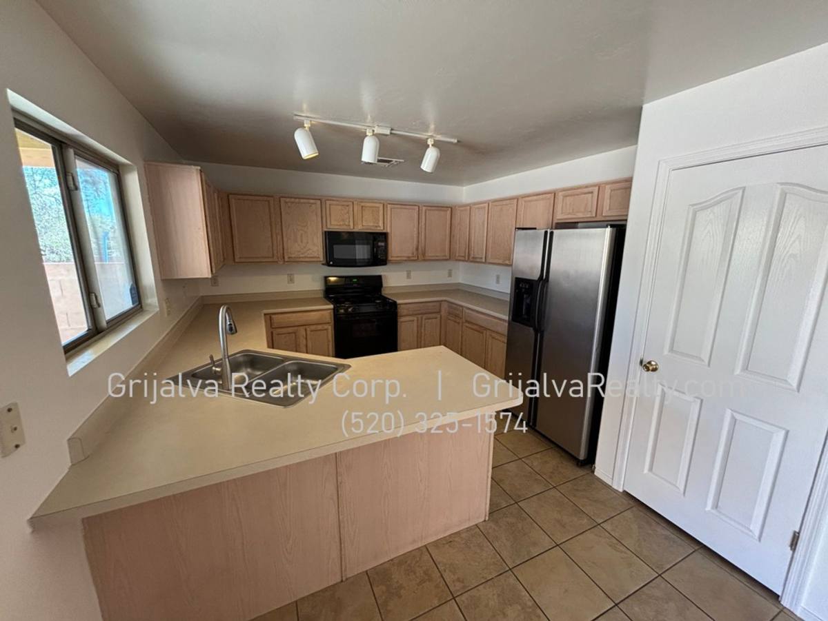 House for rent at 770 W Firehawk Dr, Green Valley, AZ 85614
